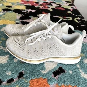 APL techloom pro. White silver and gold